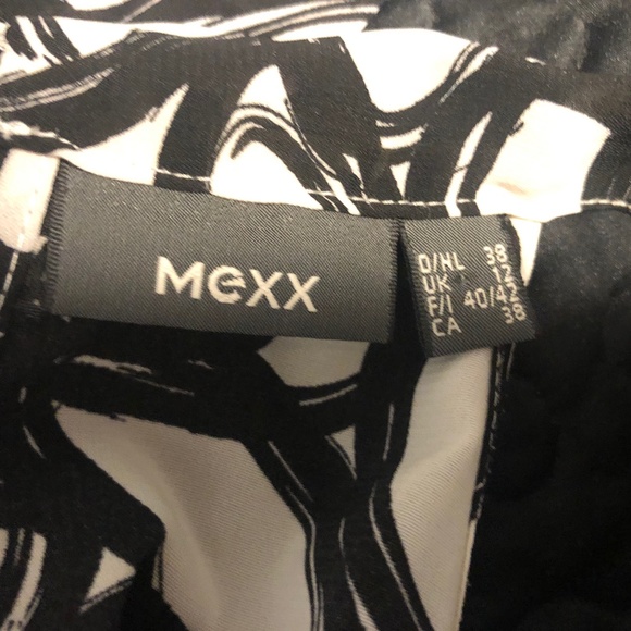 Mexx Black & White Halter Top - Picture 5 of 5